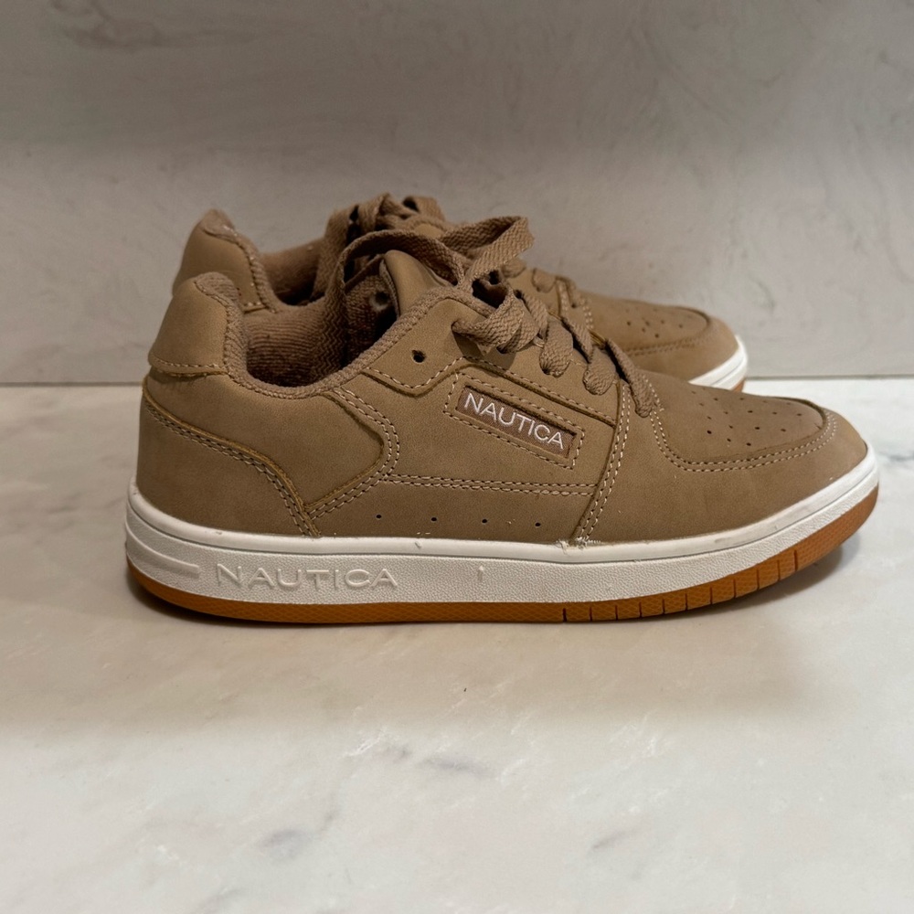 Nautica boy’s Monsanto Sneakers sz 2